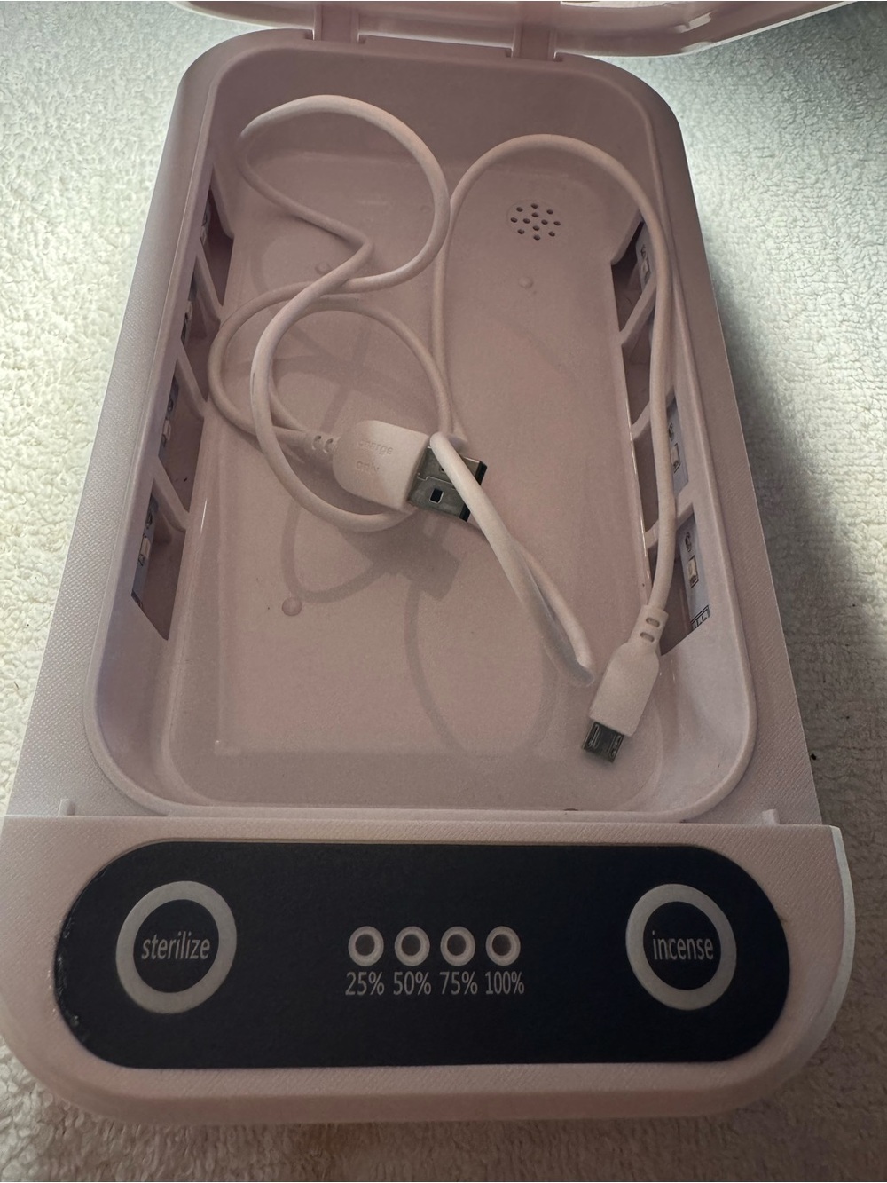 Multipurpose UV-C Sanitizing Case. Eliminates up to 99.9% germs Travel Time - Picture 6 of 12
